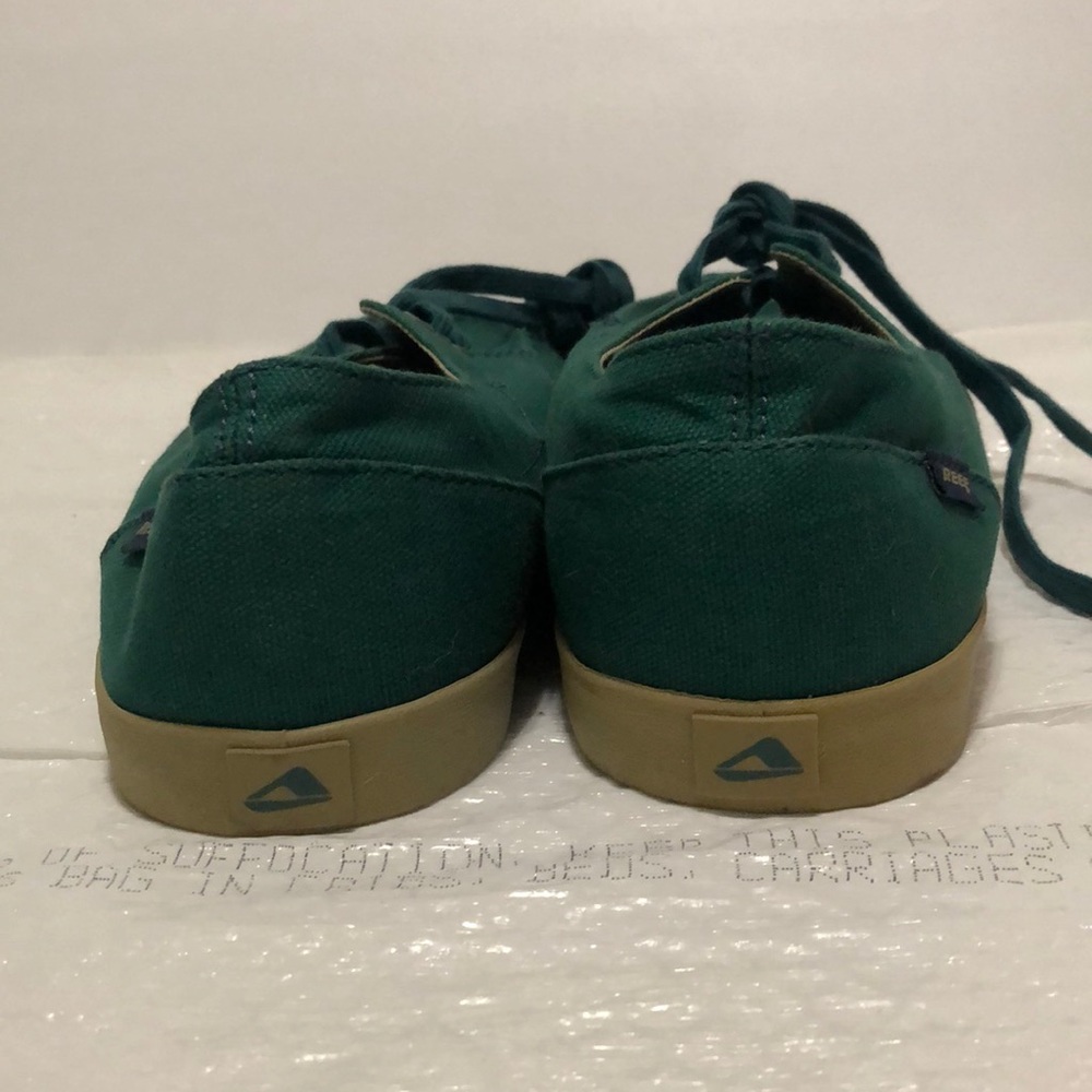 Reef shoes - Picture 2 of 4